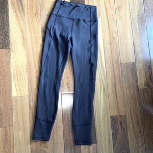 Lululemon size 2 black In Movement High-Rise Tight 25” Everlux